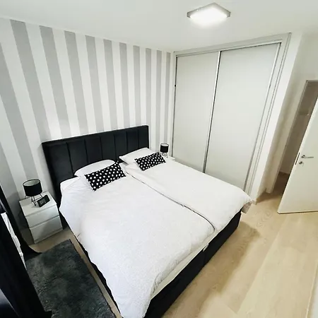 Bright Lux Apartment *